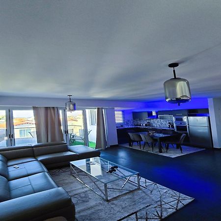 Golden Bay Deluxe Holiday Apartment Протарас Екстериор снимка