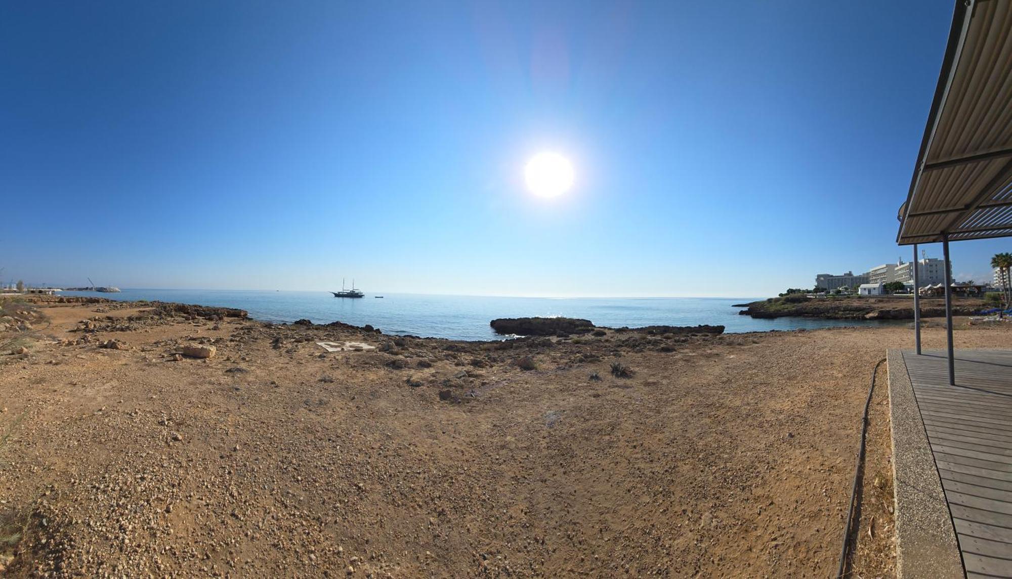 Golden Bay Deluxe Holiday Apartment Протарас Екстериор снимка